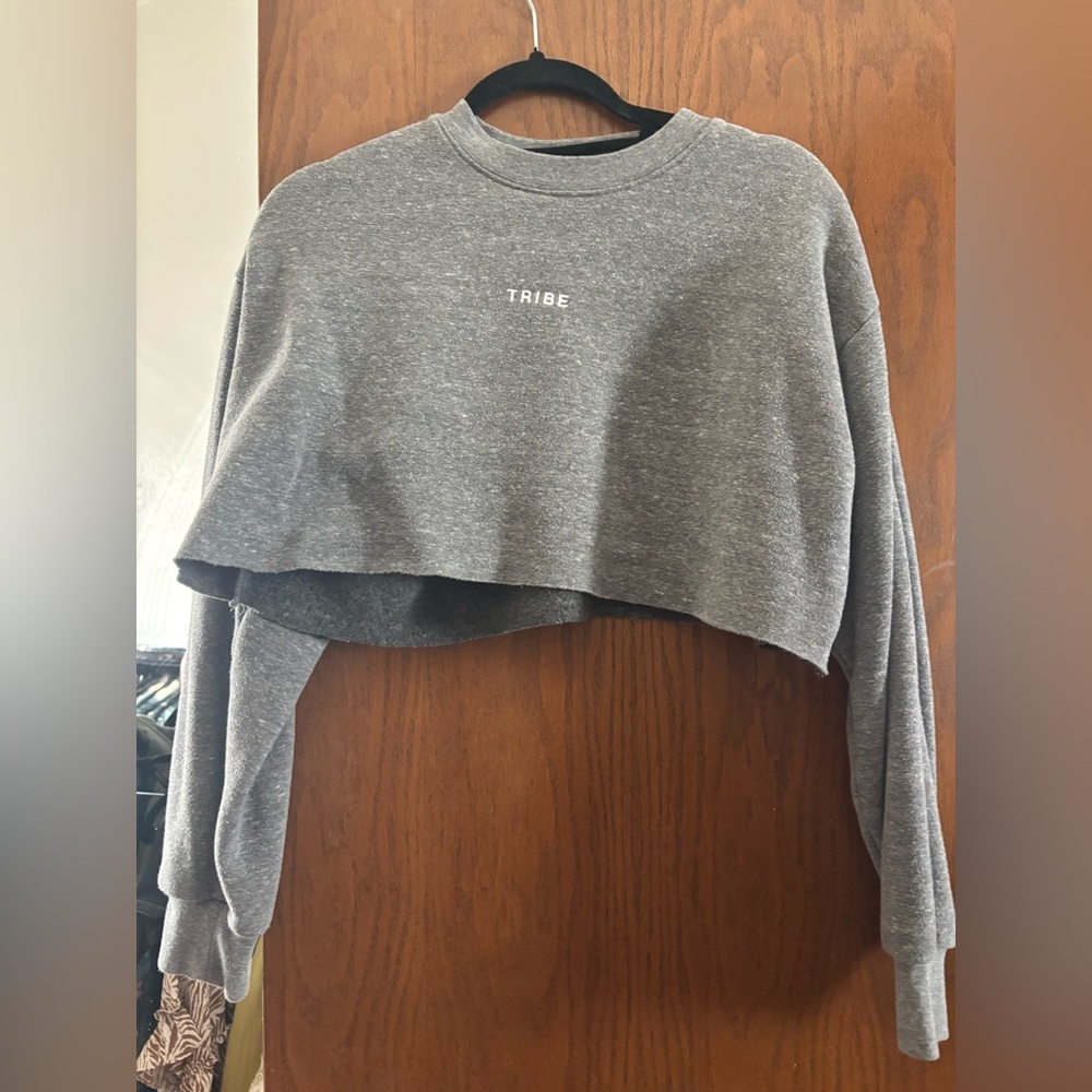 Cropped gray tribe crewneck